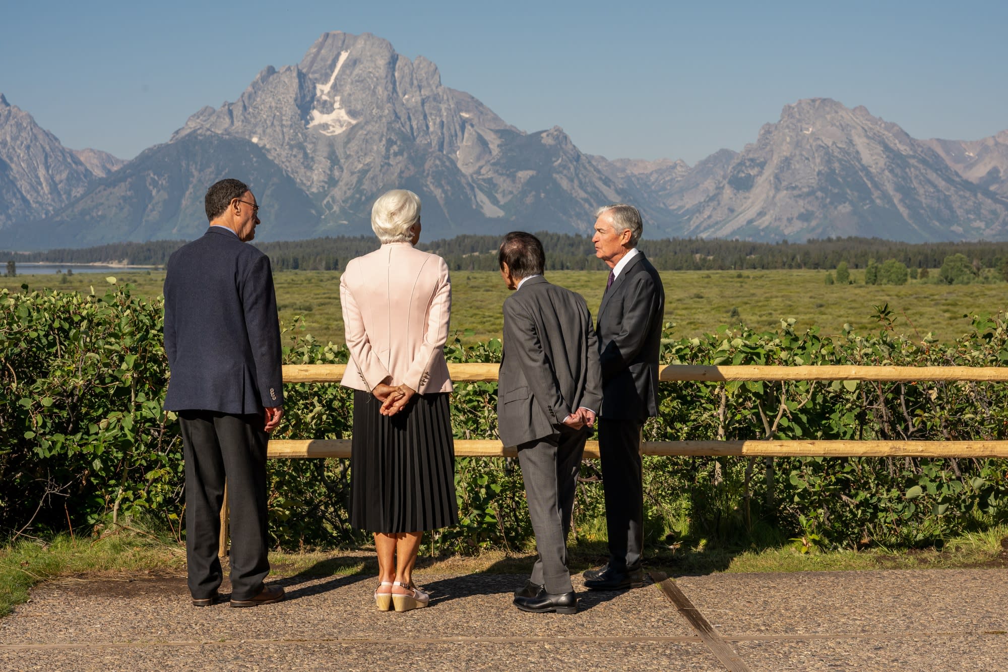 Jerome Powell Sinyalakan Pemotongan Suku Bunga di Tengah Tekanan Politik Trump