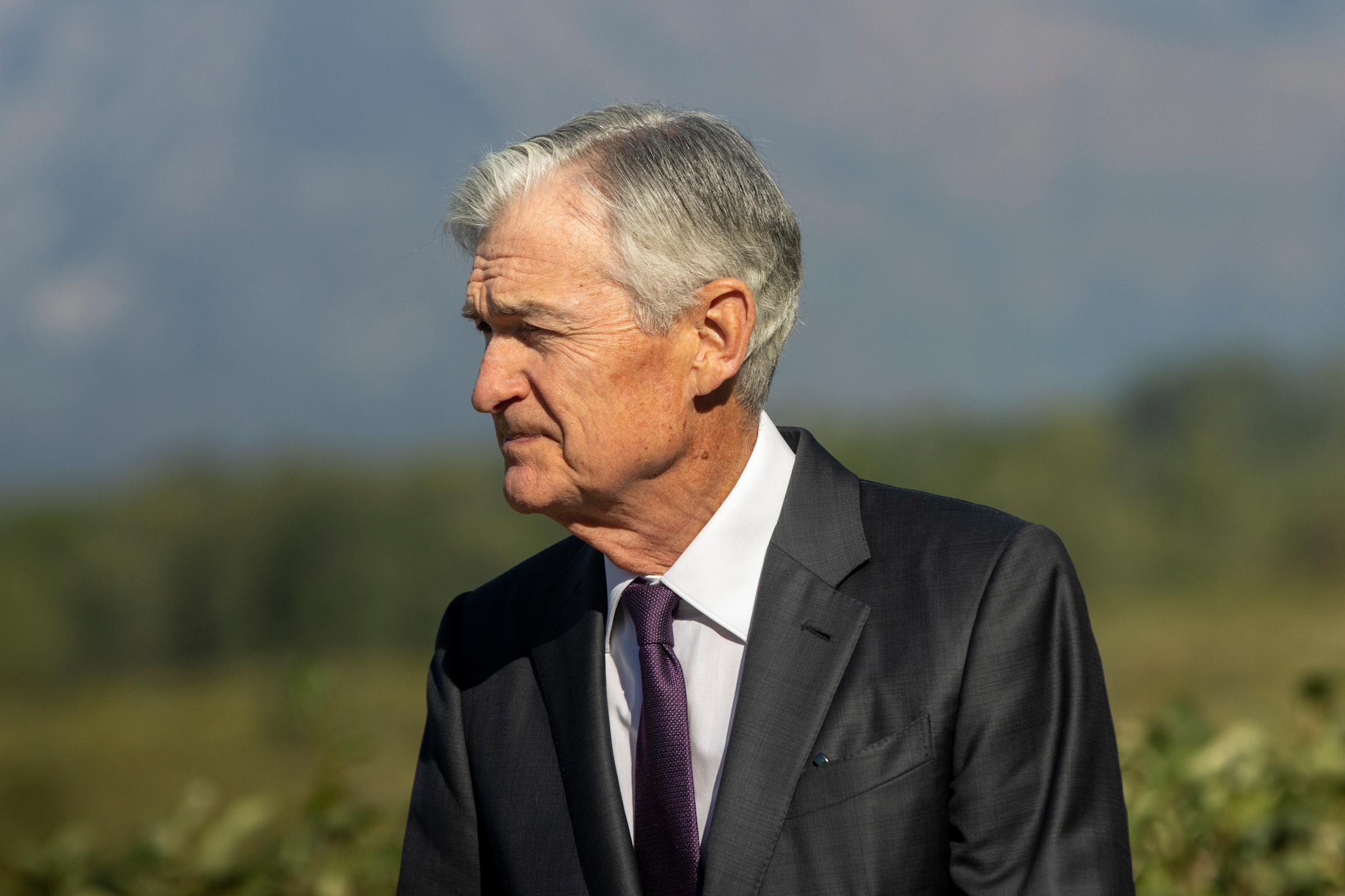 Powell Buka Peluang Turunkan Suku Bunga, Saham dan Kripto Melejit