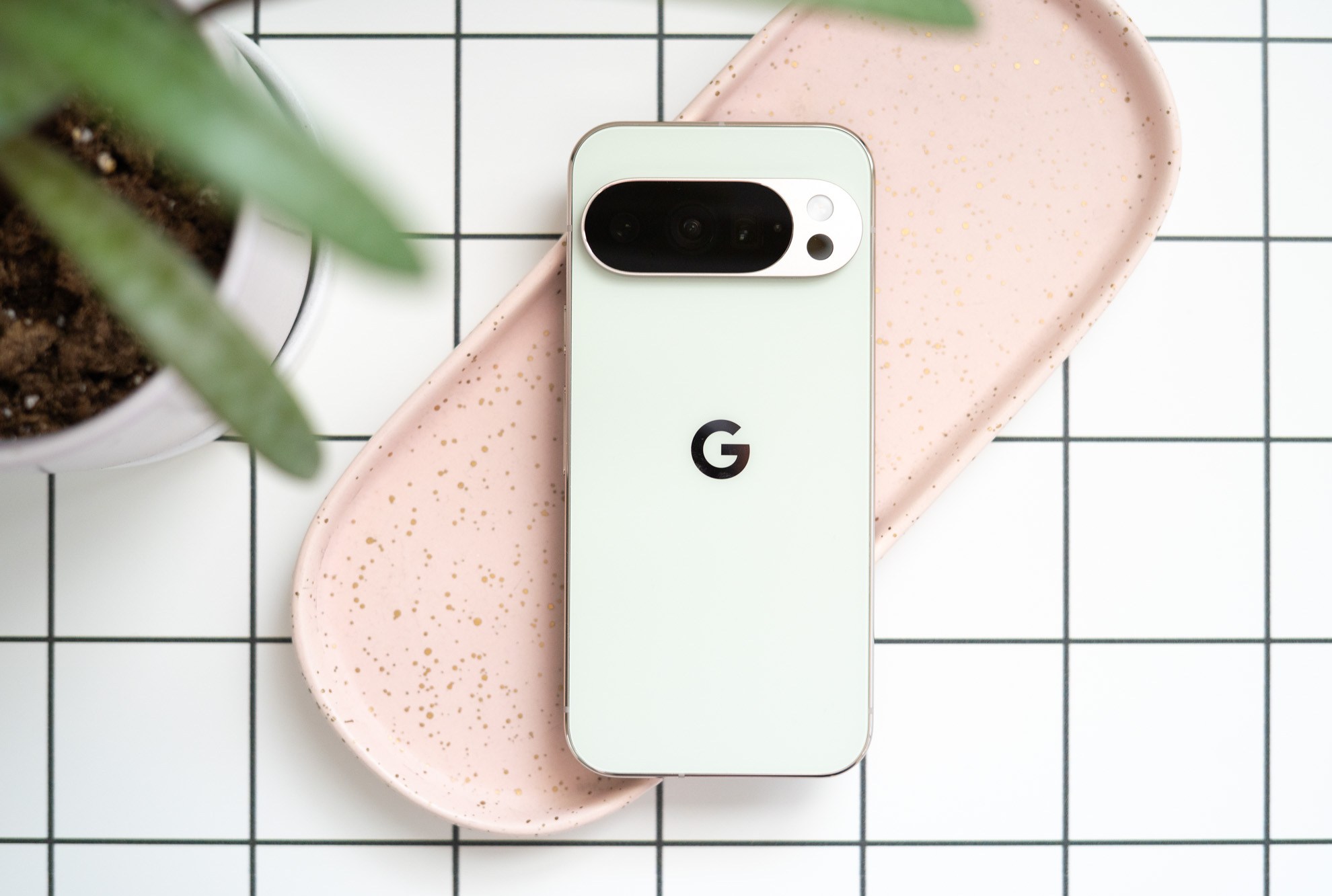 Google Pixel 10 Pro: Ponsel Flagship dengan Fitur AI Lebih Cerdas dan Privasi Terjaga