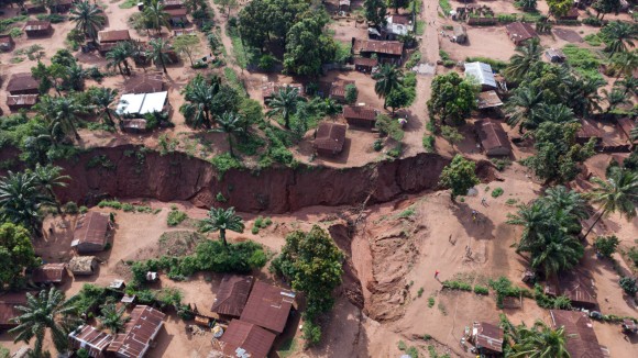 Bahaya Jurang Besar di Kota Afrika yang Mengancam Ribuan Jiwa dan Rumah
