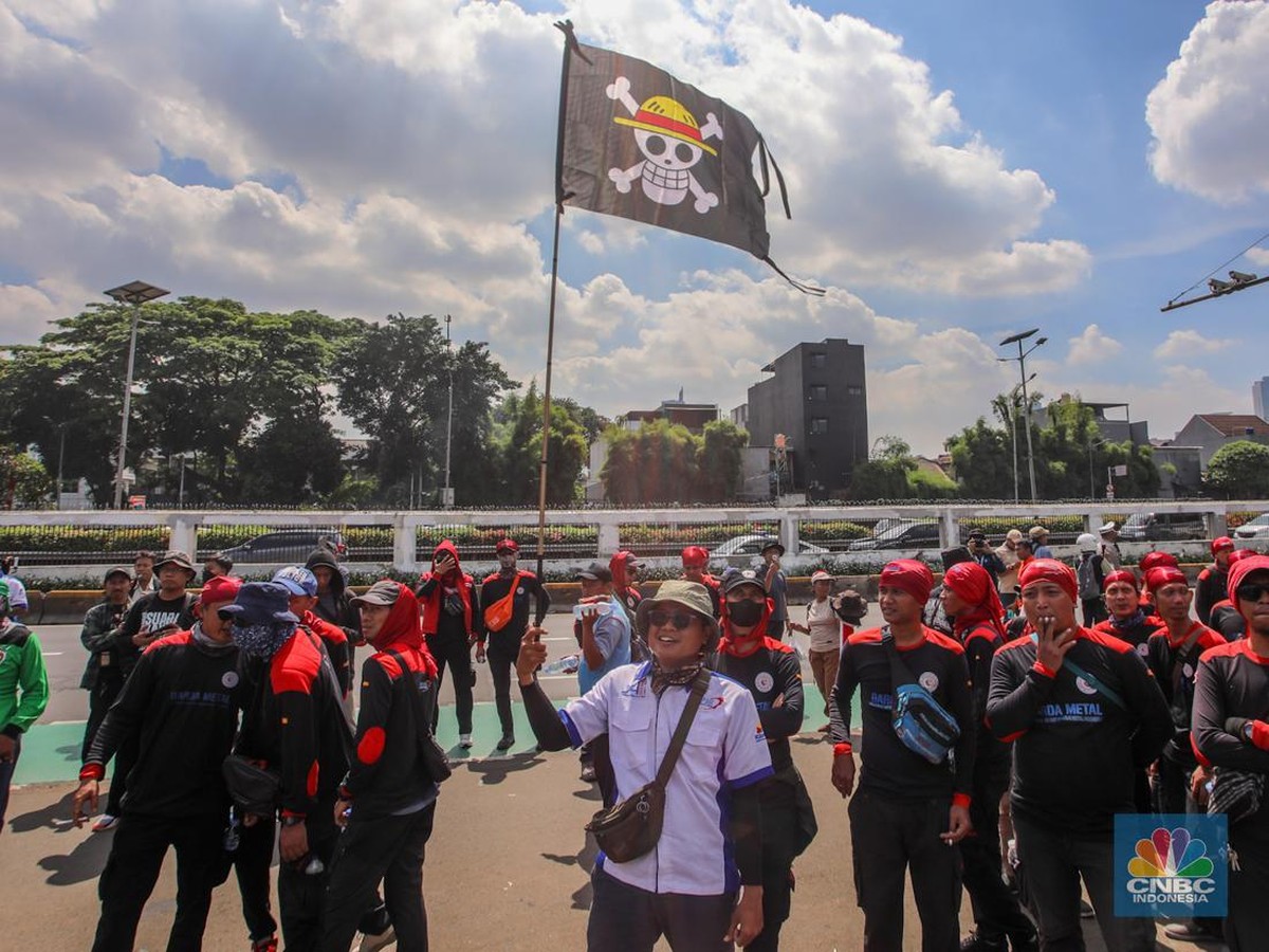 Demo Ribuan Buruh di Depan DPR, Pantau Lewat CCTV dan Aplikasi Travoy