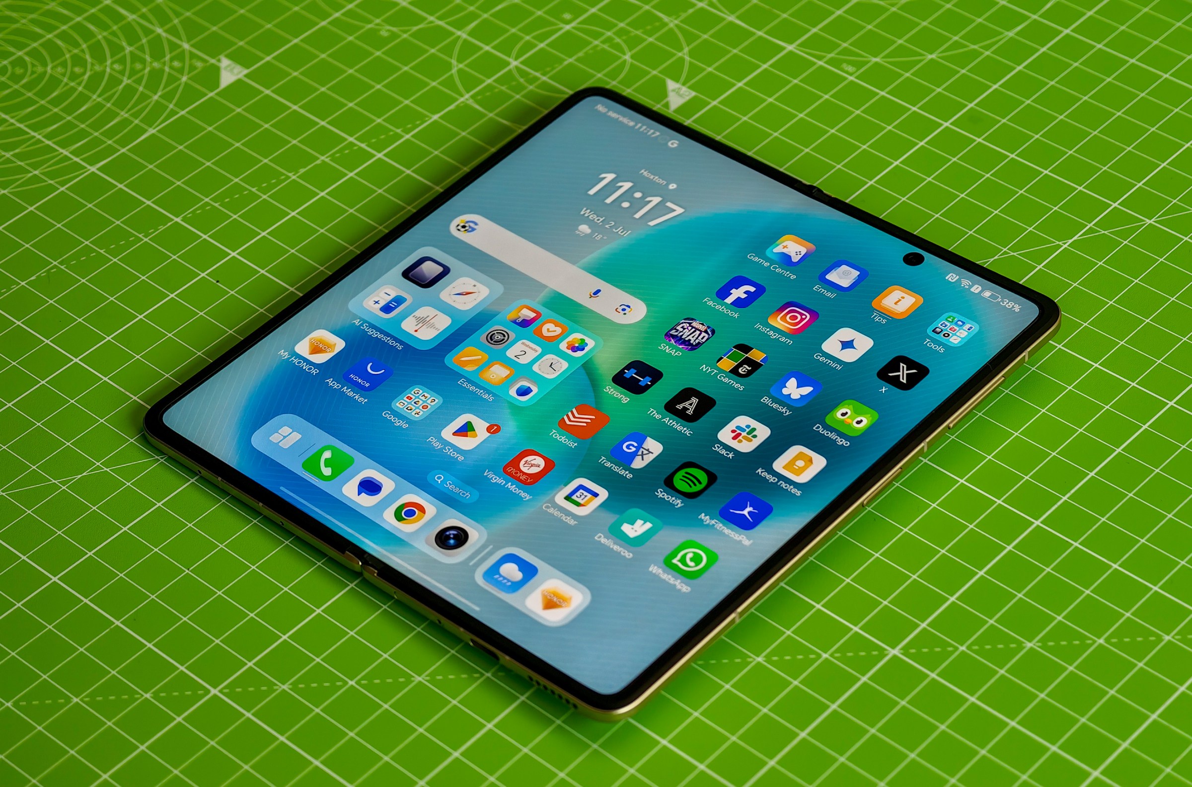 Honor Magic V5: Ponsel Lipat Paling Tipis dengan Baterai Super Awet