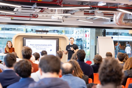 Vocal Image: Startup Estonia Membantu Tingkatkan Keterampilan Bicara dengan AI