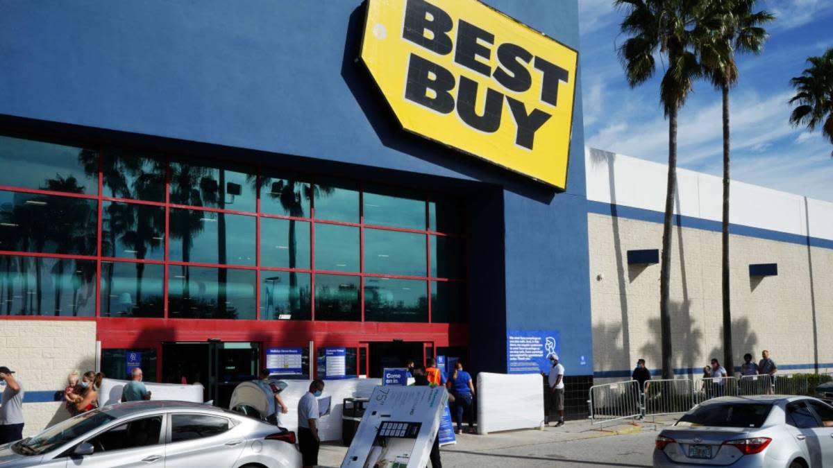 Best Buy Beradaptasi di Era Online, Tantangan dan Peluang Menghadang