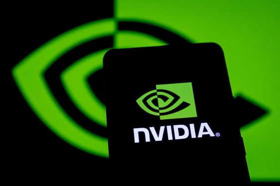 Nvidia Raup Rekor Pendapatan Tapi Tergantung Dua Pelanggan Besar