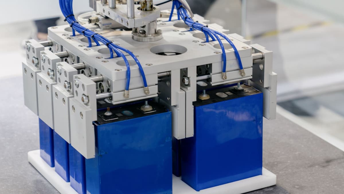 Model Machine Learning Temukan Formula Baru untuk Baterai Tegangan Tinggi