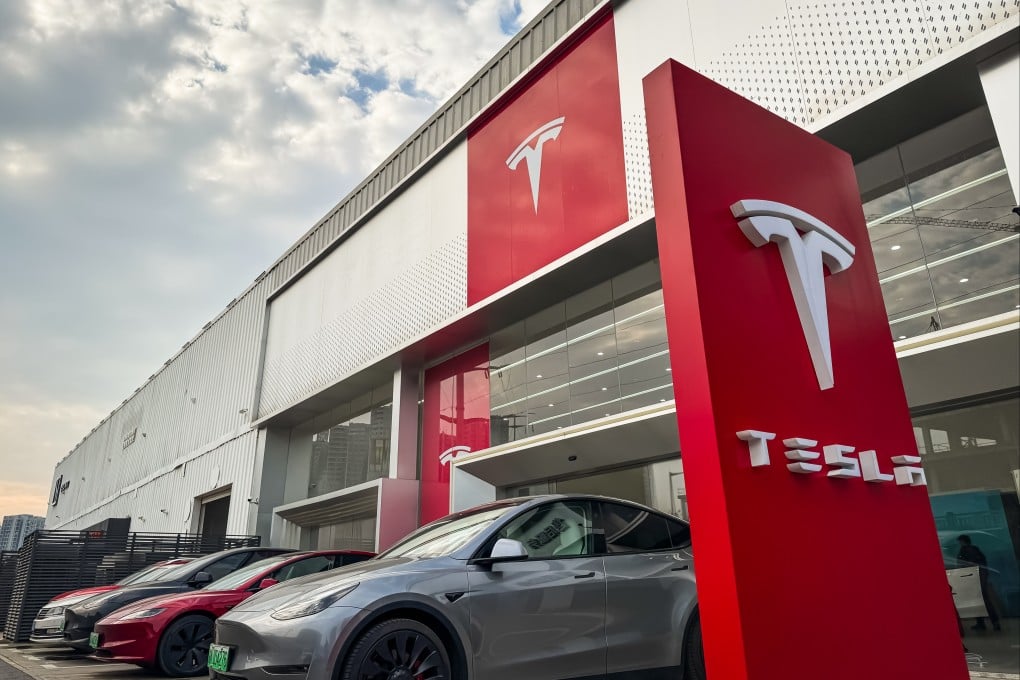 Tesla Turunkan Harga Model 3 dan Luncurkan Model Y Kaki Enam di Cina