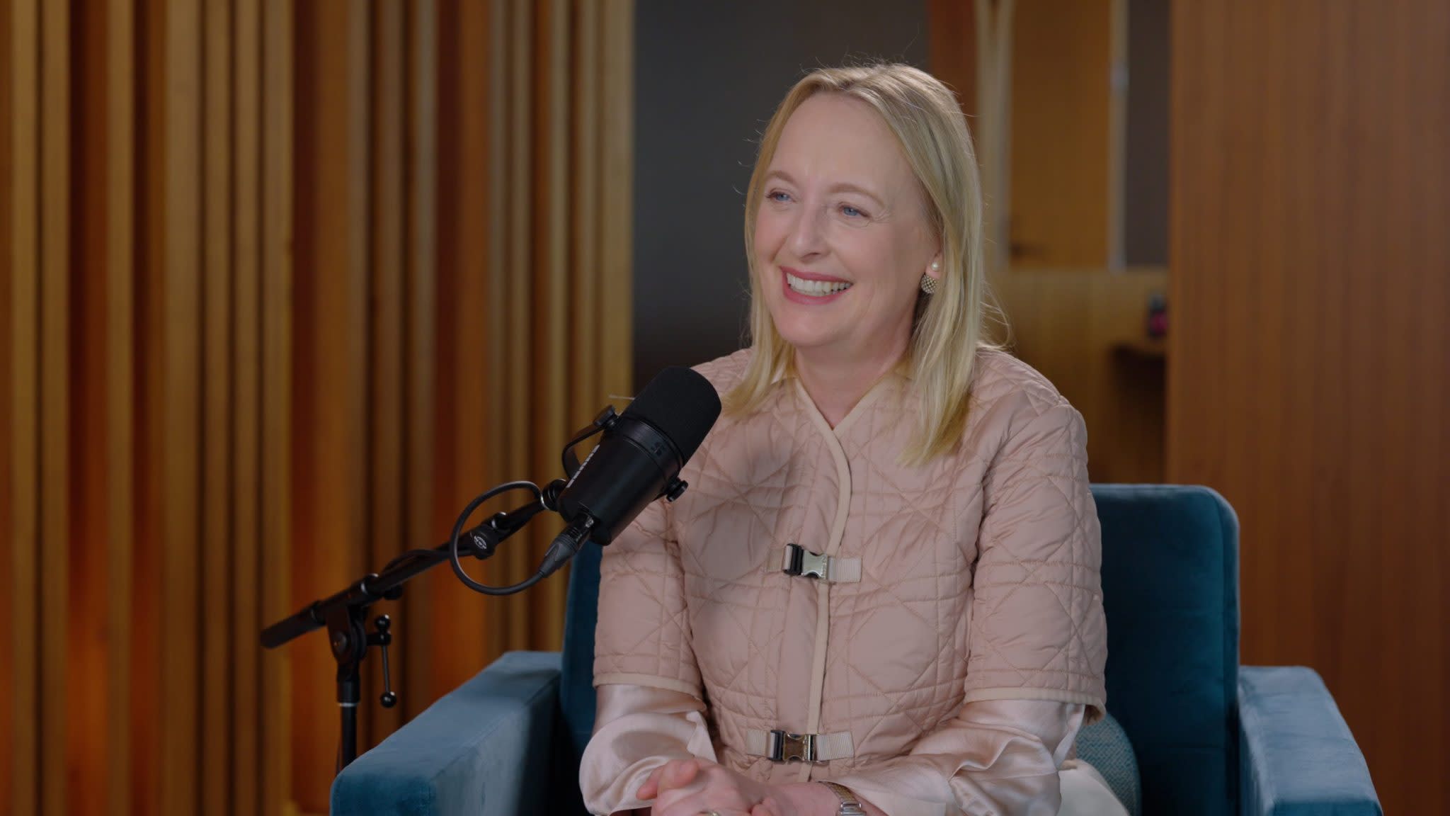 CEO Accenture Julie Sweet Ubah Cara Komunikasi Rombak Organisasi Besar