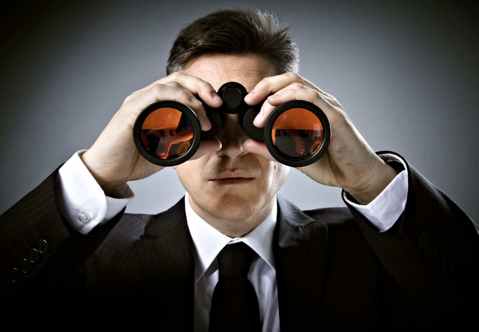 Perbandingan Kuat Emas dan Loyo Bitcoin di Tengah Spekulasi Fed