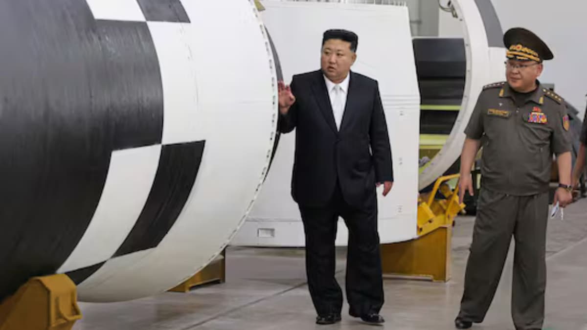 Kim Jong Un Perkenalkan Mesin Baru Misil Tembus Jangkau AS Sebelum Parade Militer