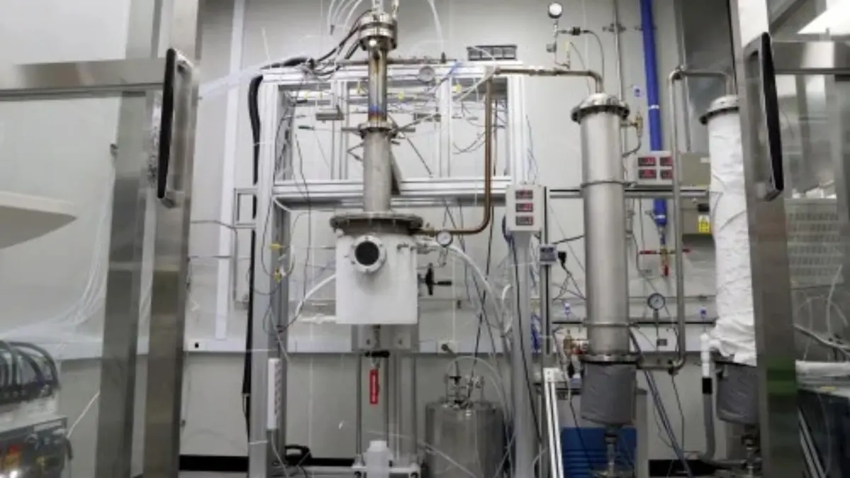 Teknologi Plasma Torch Hidrogen Inovatif untuk Daur Ulang Plastik Campuran Tanpa Sortir