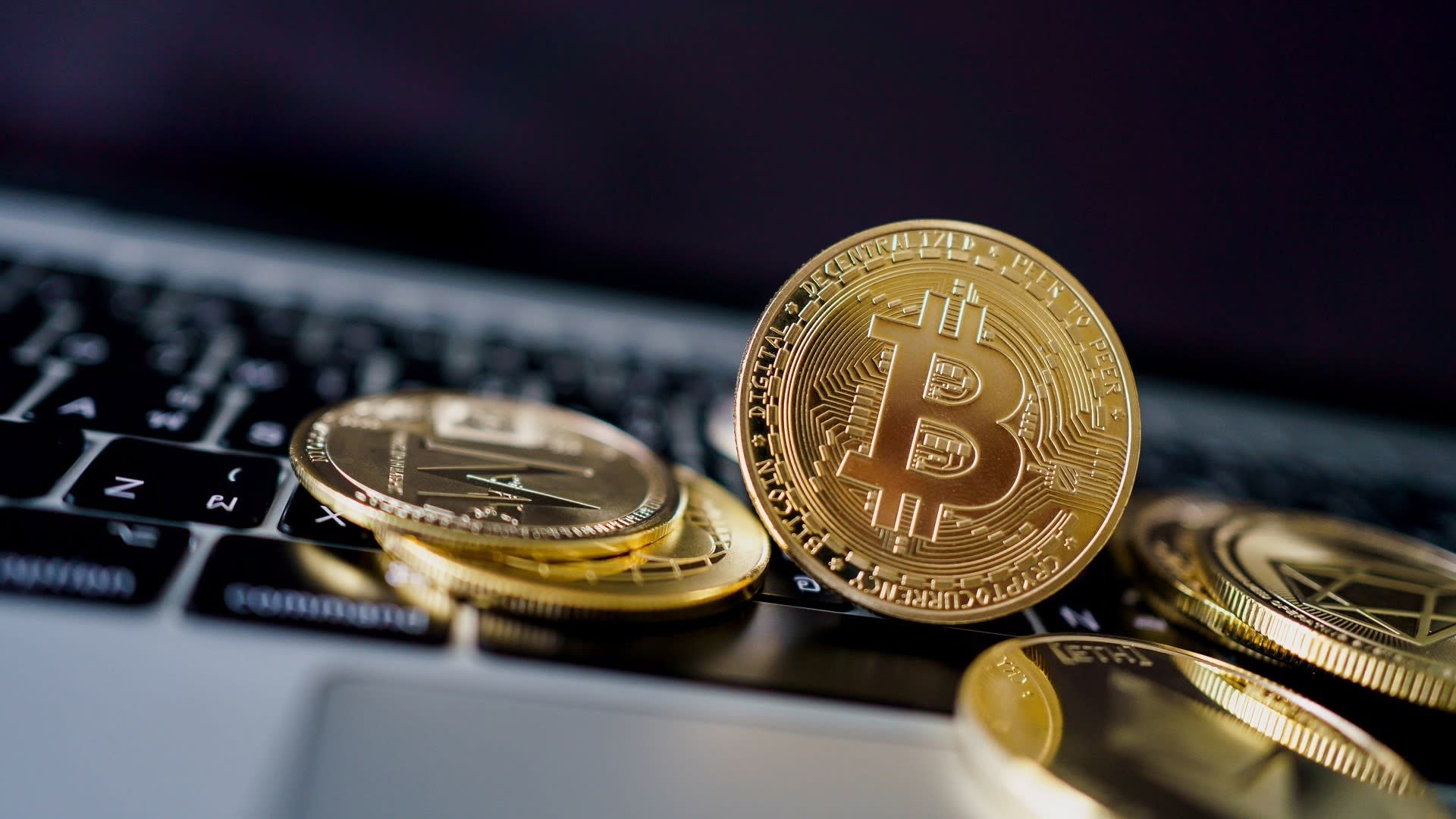 Strategi Bijak Berinvestasi Bitcoin di Tengah Pasar Crypto yang Volatil