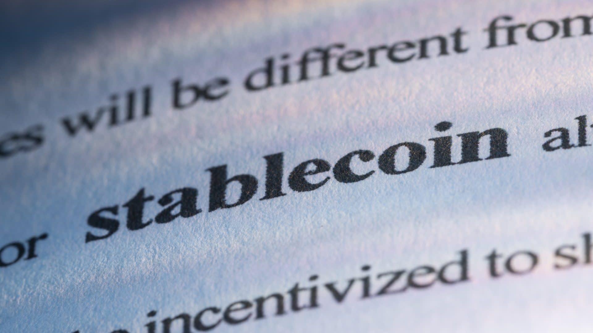 Bagaimana Regulasi Stablecoin di AS dan Eropa Mempengaruhi Strategi Kripto Anda