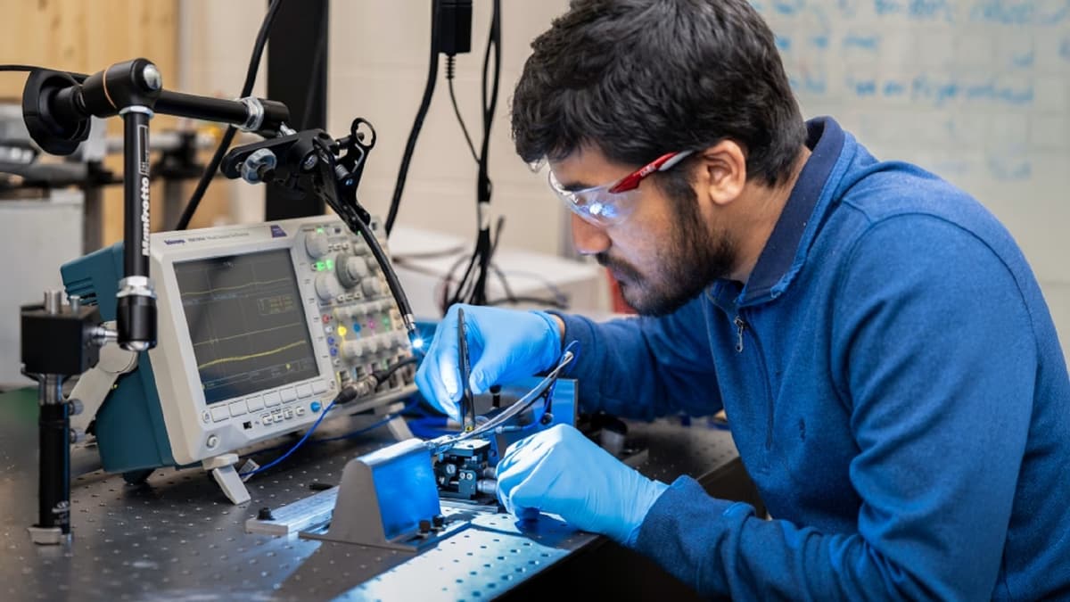 Kerangka Desain Busa Peredam Kejut Baru Mempercepat dan Mempermudah Inovasi Material