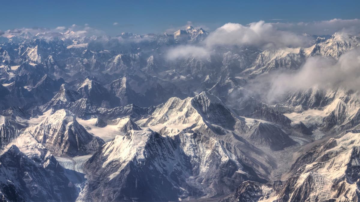 Struktur Baru di Balik Tingginya Pegunungan Himalaya Terungkap Lewat Simulasi