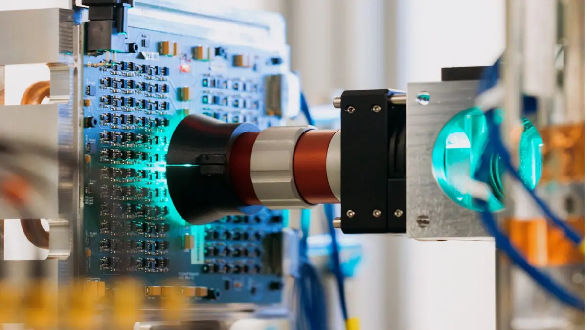 Komputer Optik Analog Microsoft: Revolusi Cepat dan Efisien untuk AI dan Optimasi