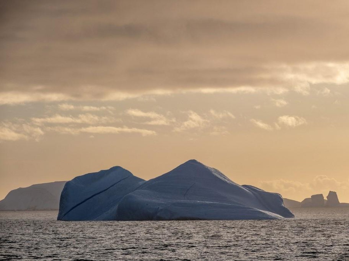 Gunung Es Terbesar Dunia A23A Memecah Cepat, Ancaman Ekosistem Antartika