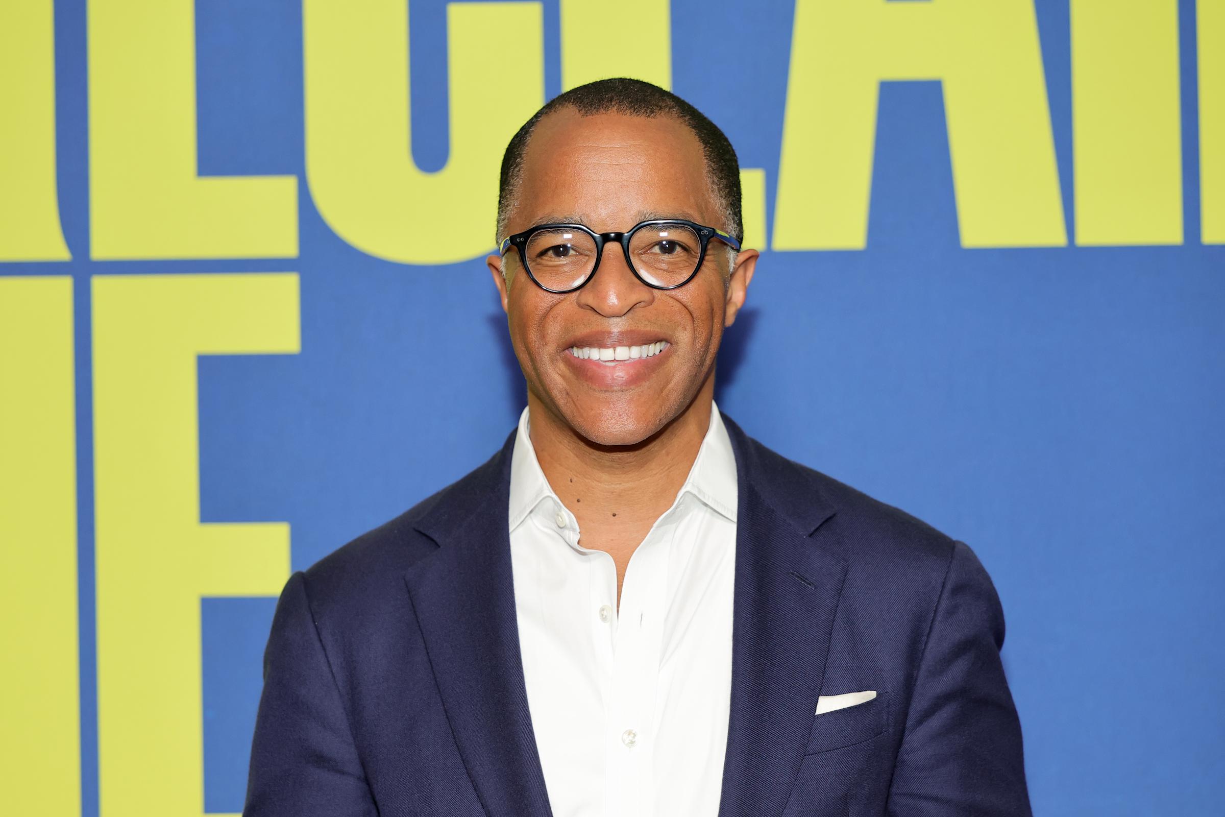 Jonathan Capehart: Dari Anak Tunggal Kulit Hitam Jadi Jurnalis Terkenal Berkat Dukungan Ibunda