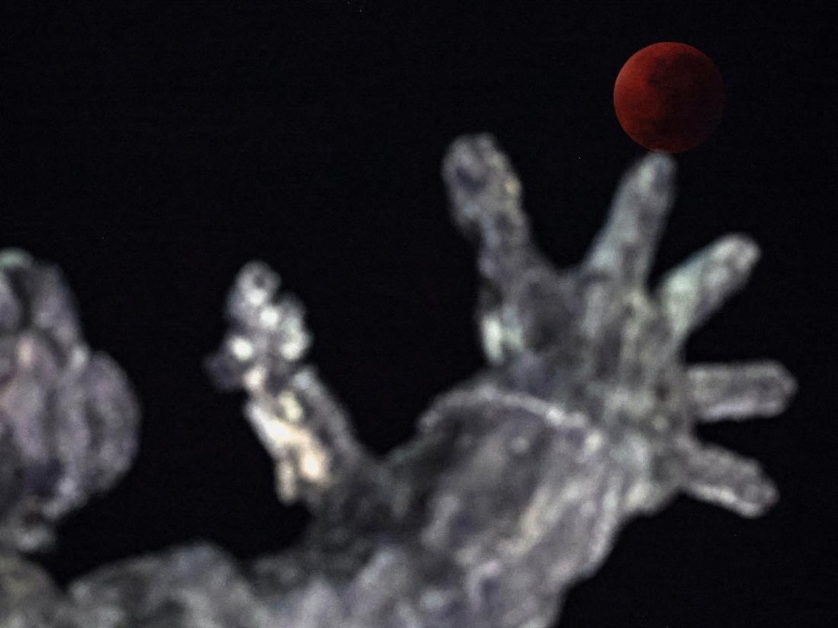 Fenomena Gerhana Bulan Total 'Bulan Darah' Terlihat Jelas di Jakarta