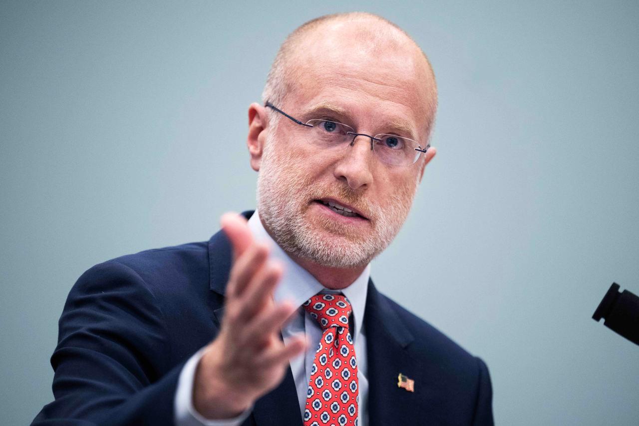 Bagaimana Ketua FCC Brendan Carr Memanfaatkan Kekuasaan untuk Pengaruh Politik di Media