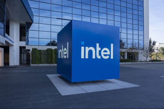 Intel Guncang Kepemimpinan untuk Perkuat Bisnis Chip Khusus dan Foundry