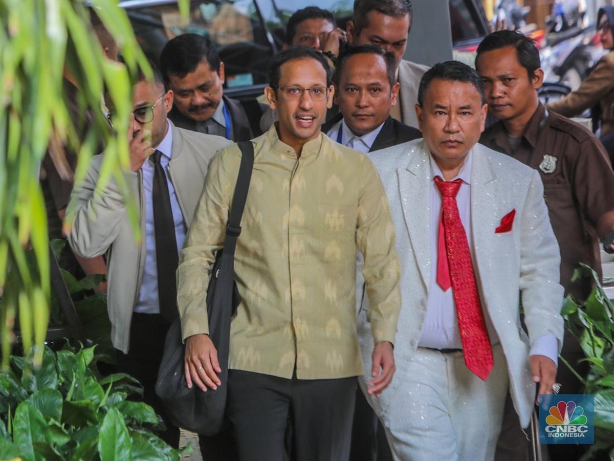 Hotman Paris Minta Prabowo Buktikan Nadiem Tidak Terlibat Korupsi