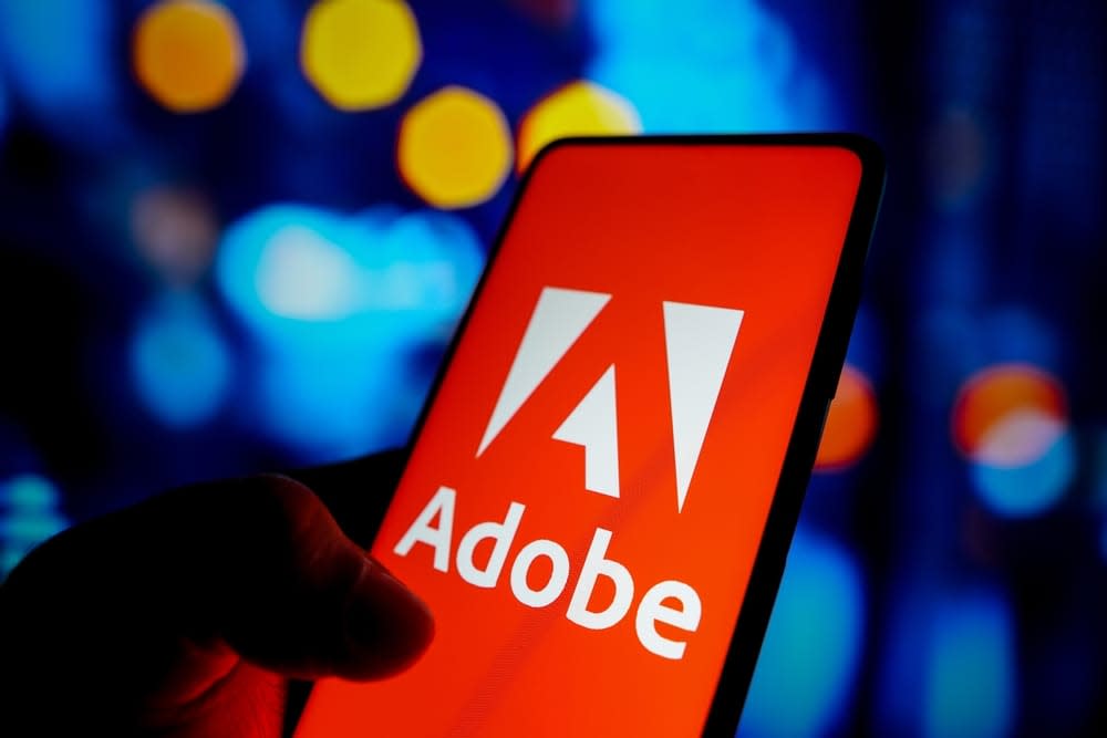 Adobe dan Strategi AI: Peluang Kebangkitan Saham Setelah Kinerja Positif