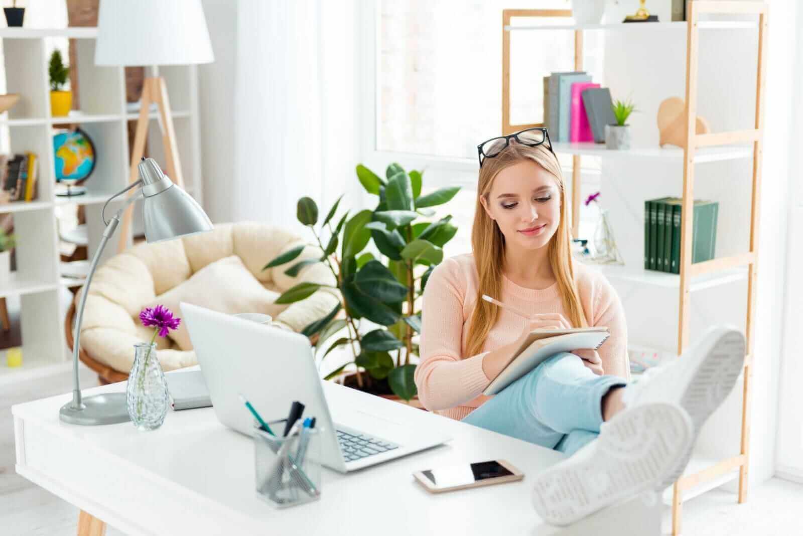 Saham e.l.f. Beauty Melonjak, Apakah Masih Layak Dibeli Kini?