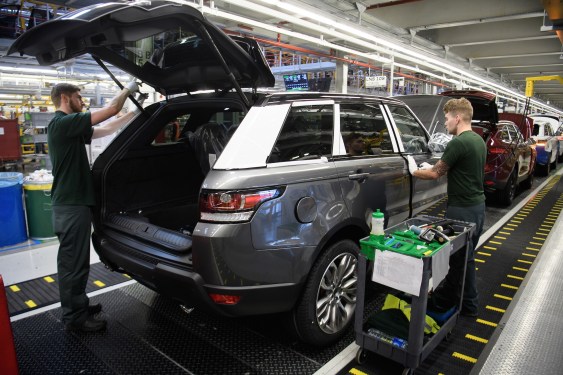 Serangan Siber Menghentikan Produksi Jaguar Land Rover, Data Dicuri
