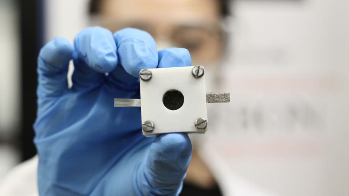 Katalis Baru CoFe-2DSA Bawa Baterai Metal-Air ke Era Penyimpanan Energi Bersih