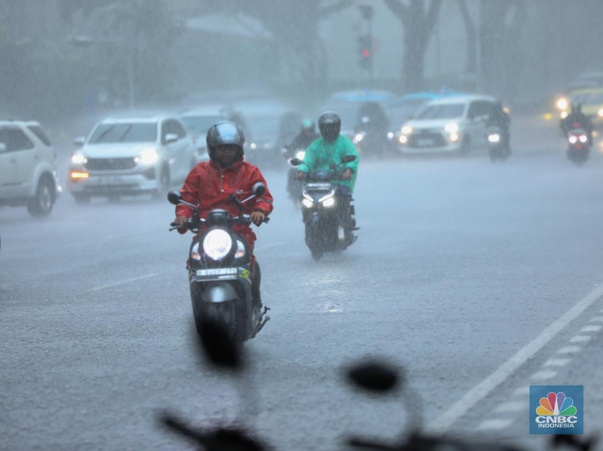BMKG Peringatkan Cuaca Ekstrem di Jabodetabek, Waspada Banjir dan Longsor