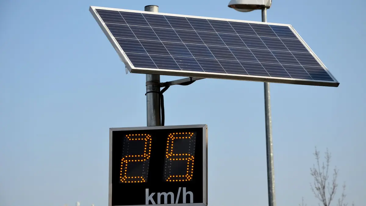 Bahaya Perangkat Tersembunyi di Infrastruktur Jalan Surya AS, Risiko Sabotase Asing