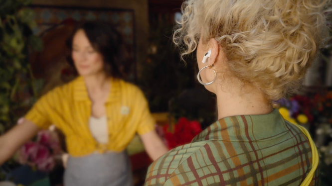 Fitur Terjemahan Langsung AirPods Pro 3 Apple Ditunda di Uni Eropa Karena Aturan Data