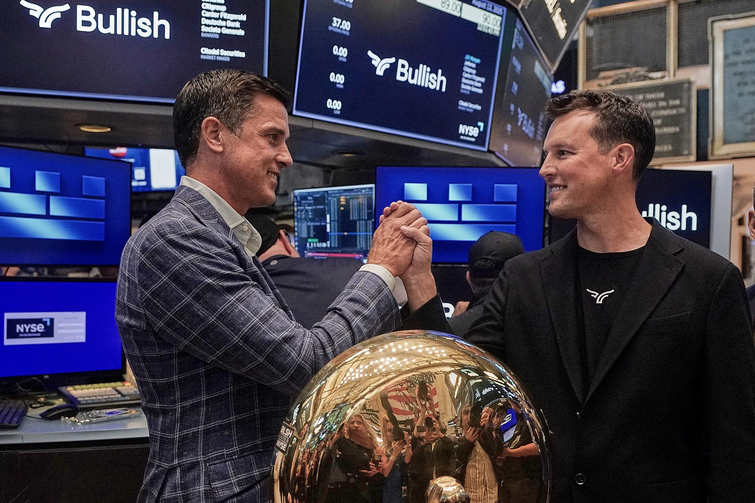 Lonjakan Harga Saham IPO Teknologi Membuat Investor Semangat dan Waspada