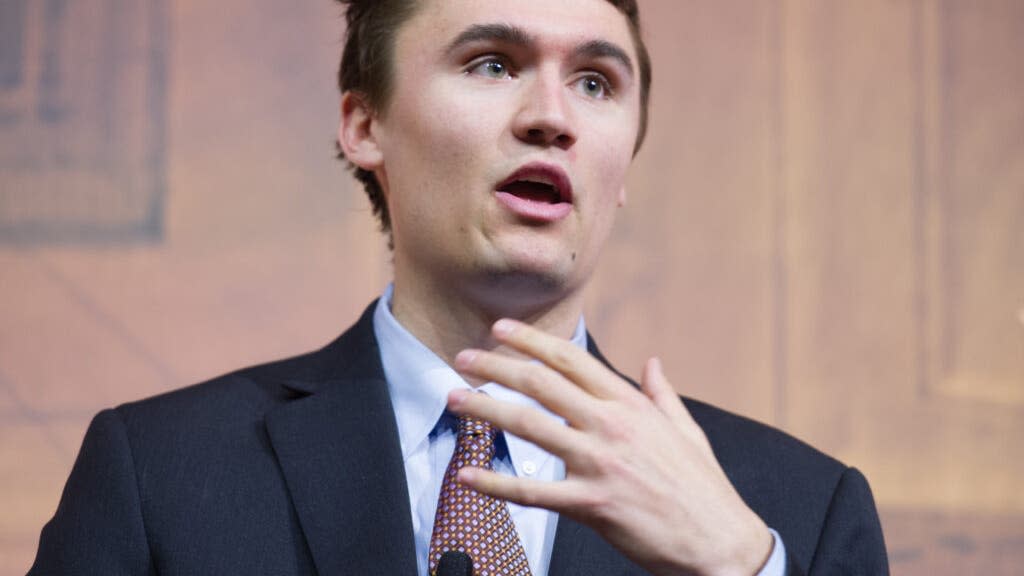Pembunuhan Charlie Kirk, Pendukung Cryptocurrency dan Sekutu Trump, Menggemparkan Amerika
