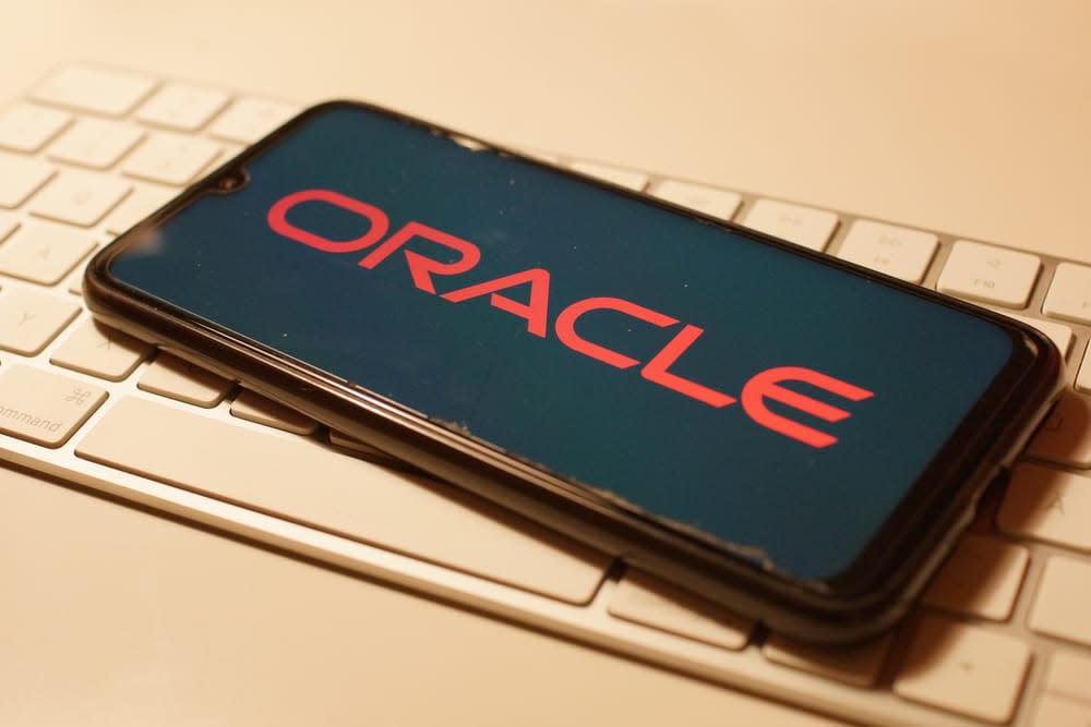 Oracle: Investasi Terbaik di Era Megatrend AI dengan Backlog Kontrak Fantastis