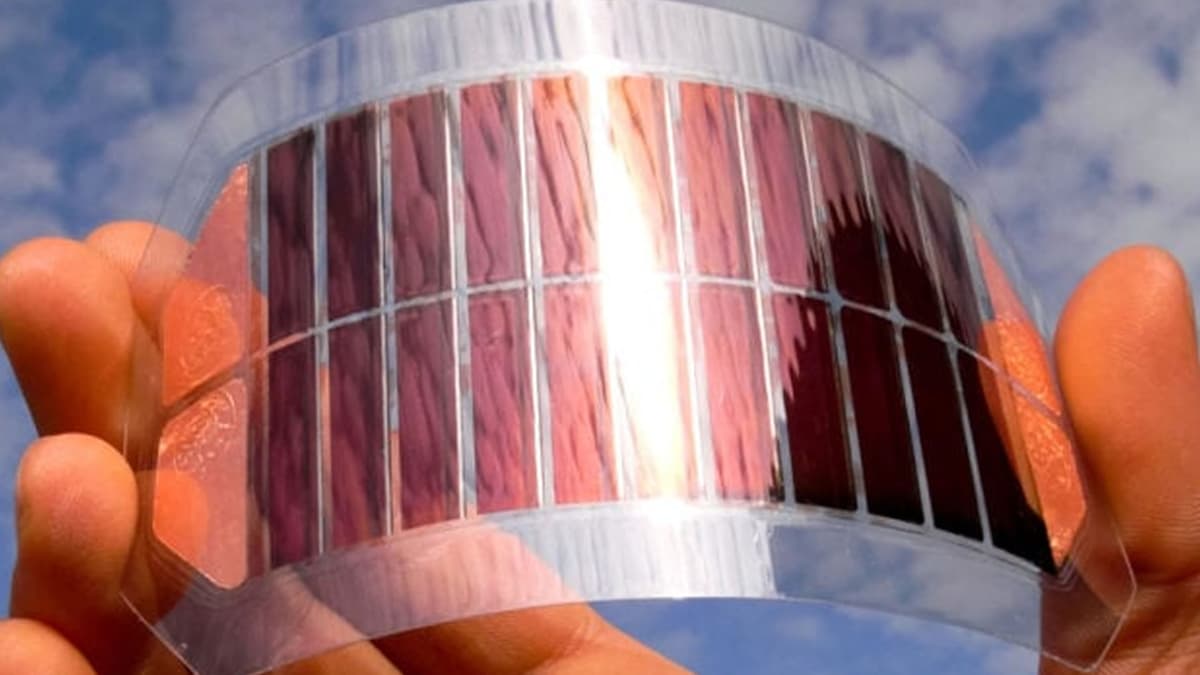 Inovasi Molekuler Baru Membuat Sel Surya dan Sensor Cahaya Menjadi Satu Perangkat