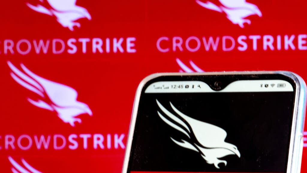 CrowdStrike dan Salesforce Bersinergi Memperkuat Keamanan Agen AI di Bisnis