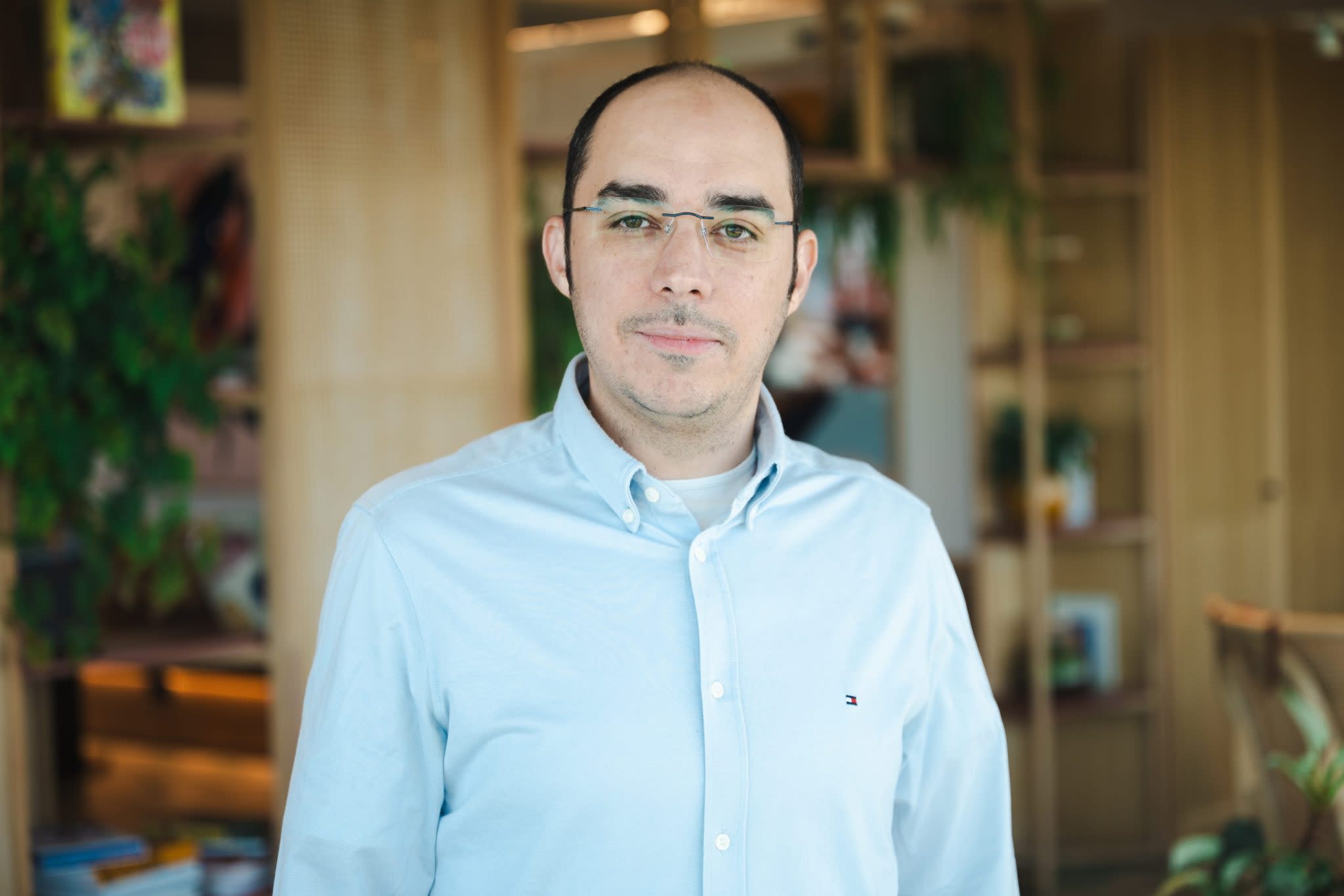 Hiverge: Menyulap AI Canggih Jadi Solusi Algoritma Mudah untuk Bisnis Kecil