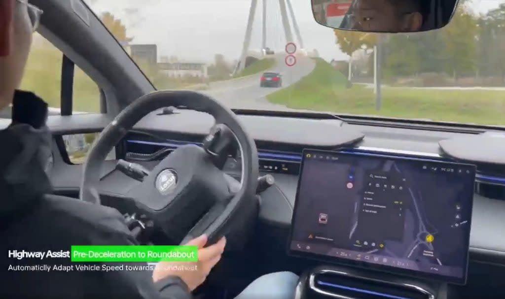 Revolusi Antarmuka Robotika dan AI: Masa Depan Kendaraan Otonom Aman dan Pintar