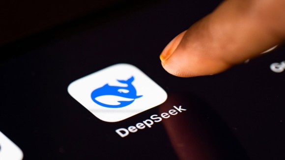 Model AI R1 DeepSeek dari China Sukses Tanpa Meniru Model Lain