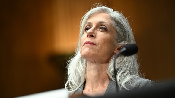 Mantan Direktur CDC AS Dilepas karena Tolak Intervensi Politik dalam Vaksinasi