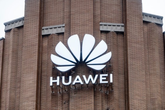 Huawei Luncurkan Teknologi Baru SuperPoD, Tantang Nvidia di Dunia AI