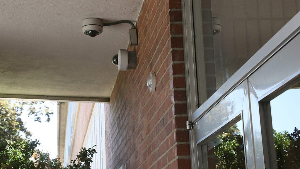 Flock Safety dan Tantangan Privasi dalam Revolusi Pengawasan AI di AS