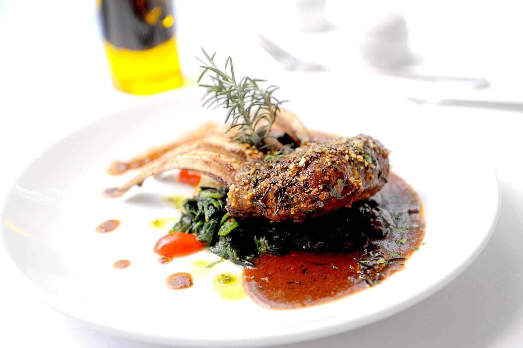 Kenapa Saham CAVA Turun dan Apakah Ini Saatnya Investasi Kembali?