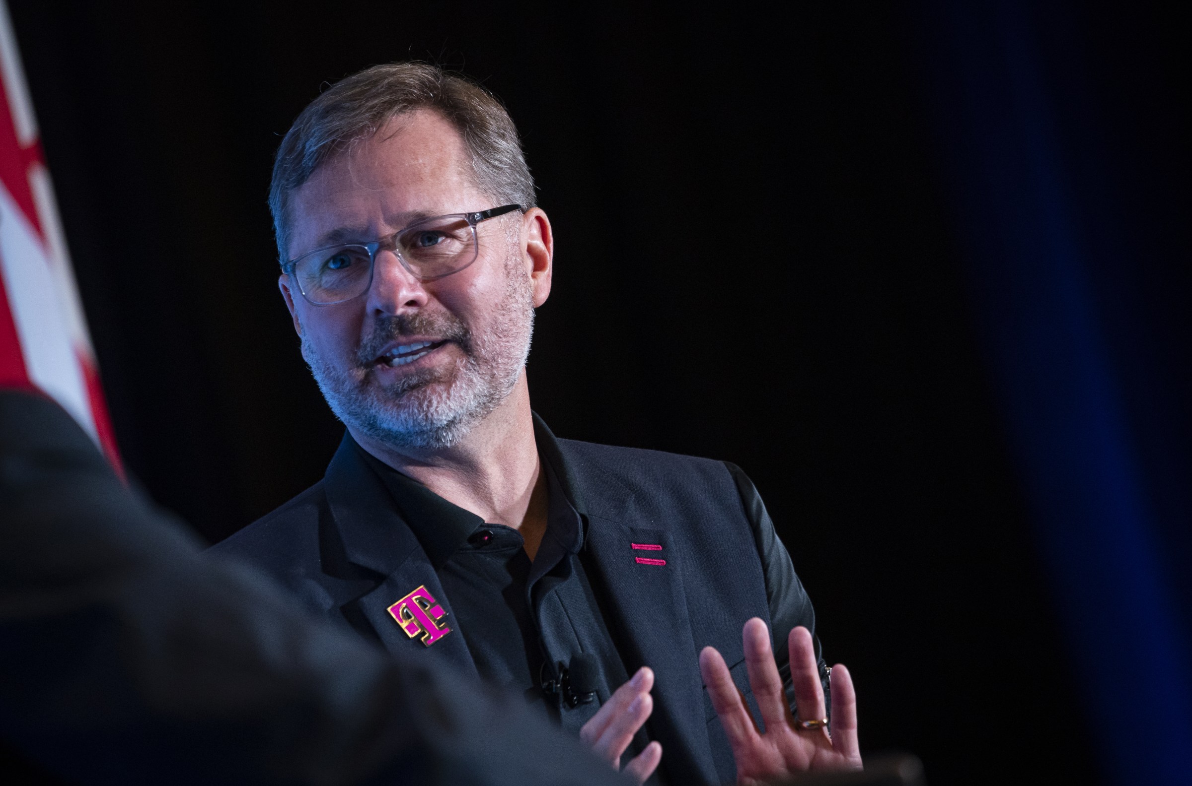 T-Mobile Ganti CEO Untuk Kepemimpinan Baru di Era Digital dan AI