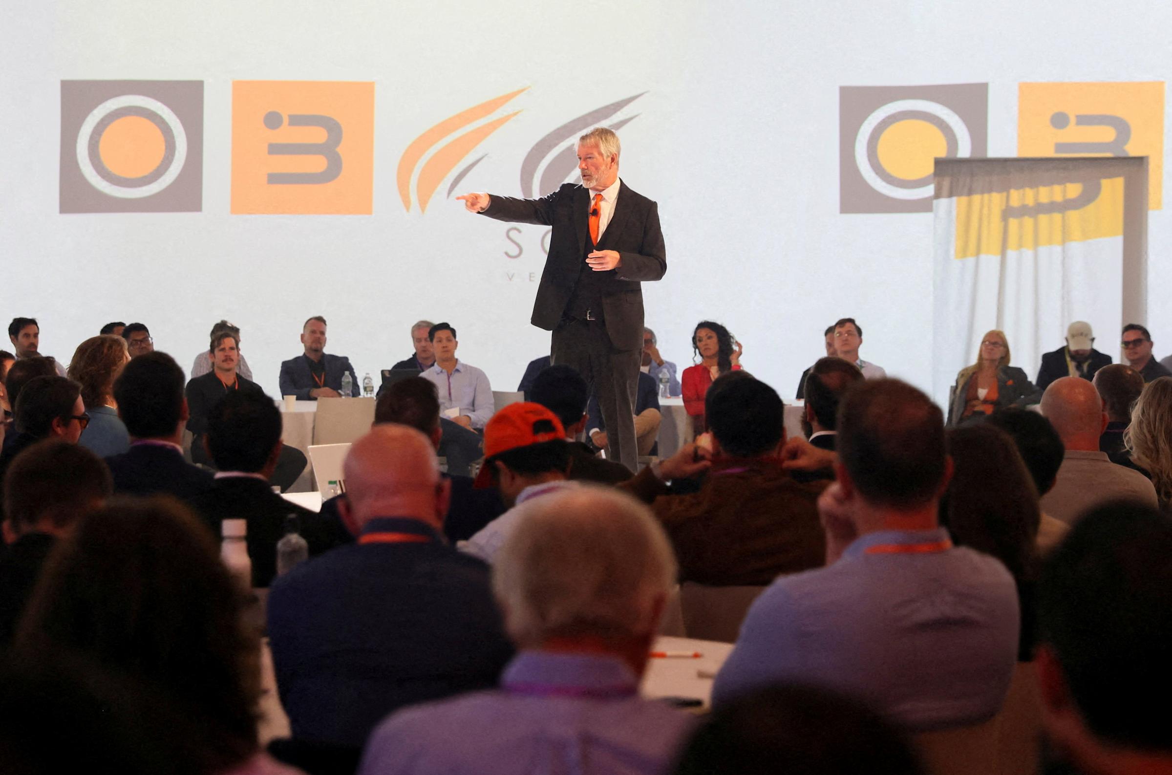 Pasar Kripto Anjlok, Perusahaan Bitcoin Mengalami Tekanan Besar - image 1