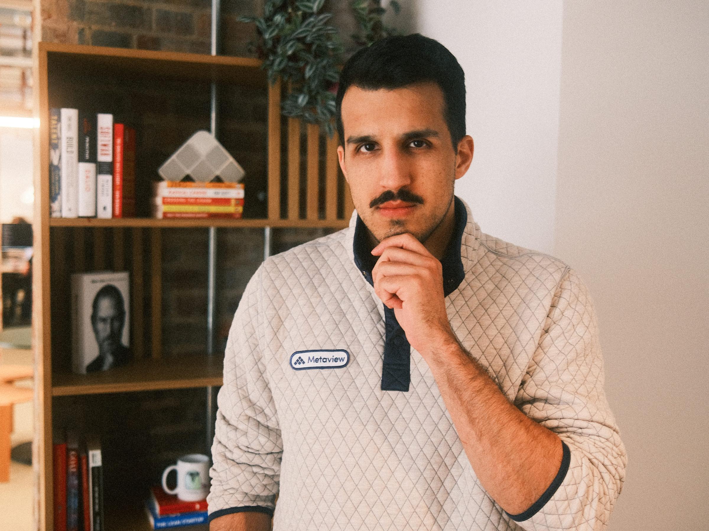 Startup AI Metaview Siap Bayar 100 Ribu Dolar untuk Visa H-1B Talenta Terbaik - image 1