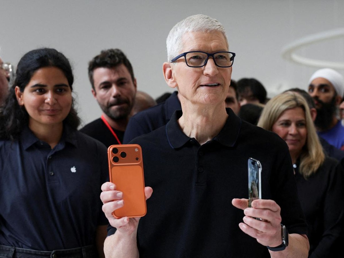 Tim Cook Ingatkan Bahaya Terlalu Lama Melihat Layar HP bagi Kesehatan Mental - image 1