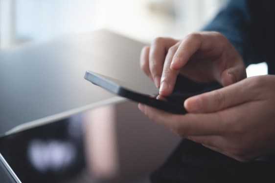 Mengapa Aplikasi Vibe Coding AI di Mobile Belum Populer dan Masa Depannya - image 1